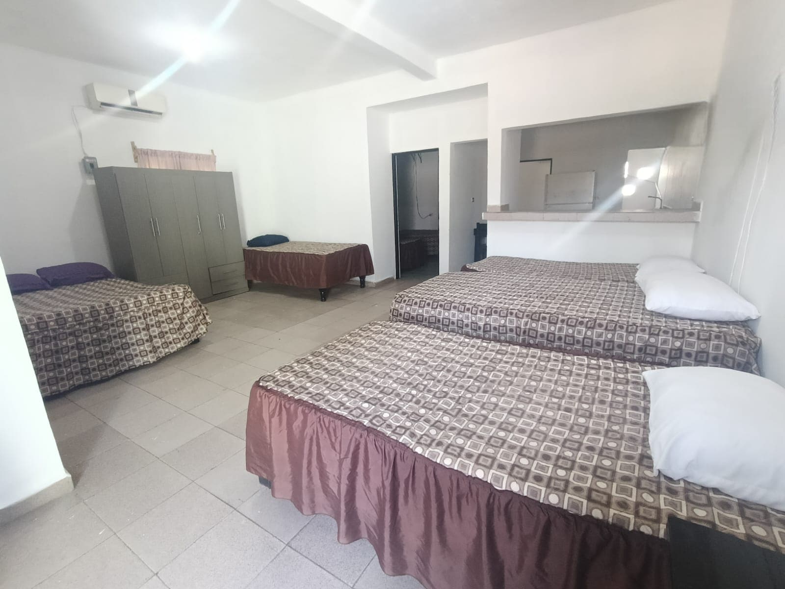 Casa Frente Gimnasio Municipal